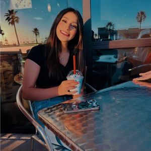 Meet your Posher, Allison